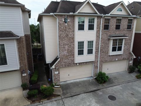 Photo of 1719 Stacy Crest, Houston, TX 77008 (MLS # 73643376)