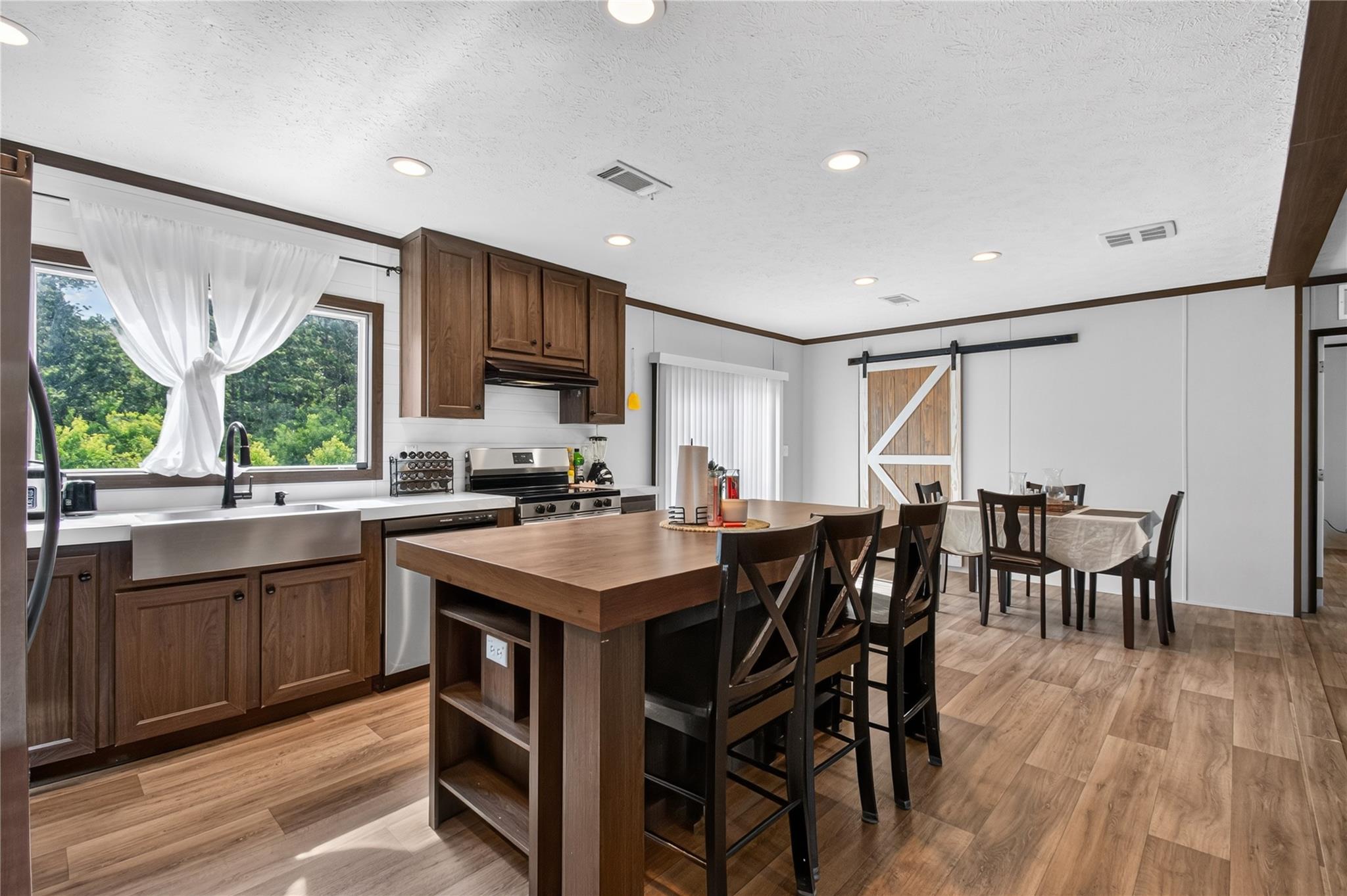 12576 Stablegate Drive