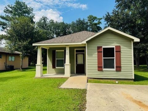 Photo of 2120 Houston Street, Orange, TX 77630 (MLS # 86634263)