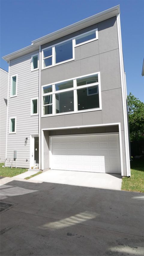 Photo of 6719 Saint Augustine Street, Houston, TX 77021 (MLS # 81795061) Photo of 6719 Saint Augustine Street, Houston, TX 77021 (MLS # 81795061)