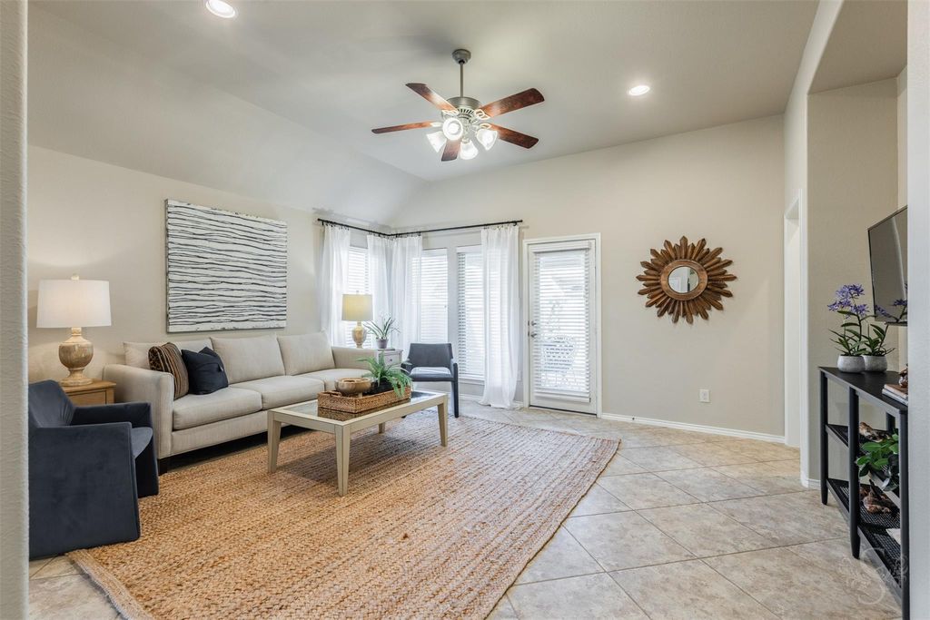 Photo of 27146 Danbridge Gulch Ln Ln, Katy, TX 77494 (MLS # 17164300)