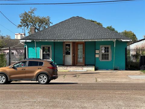 304 Lockwood Drive Houston TX 77011