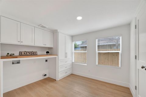 Tiny photo for 6622 Moss Rose Street, Houston, TX 77087 (MLS # 79071803)