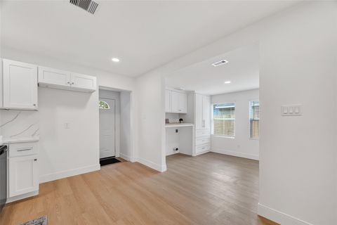 Tiny photo for 6622 Moss Rose Street, Houston, TX 77087 (MLS # 79071803)