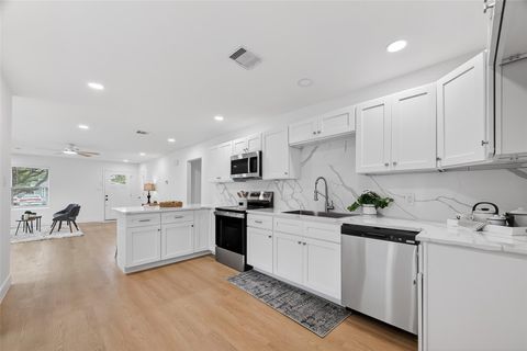 Tiny photo for 6622 Moss Rose Street, Houston, TX 77087 (MLS # 79071803)