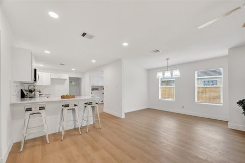 Tiny photo for 6622 Moss Rose Street, Houston, TX 77087 (MLS # 79071803)