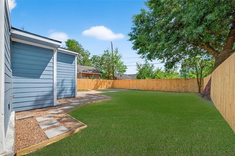 Tiny photo for 6622 Moss Rose Street, Houston, TX 77087 (MLS # 79071803)