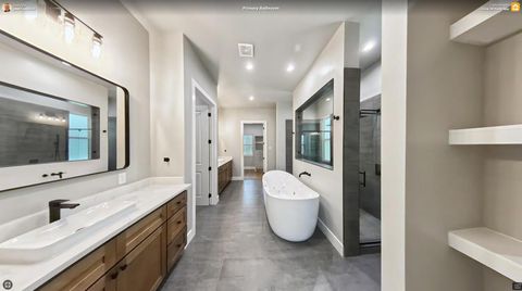 Photo of 4 Lake Forest Drive, Conroe, TX 77384 (MLS # 80472943)