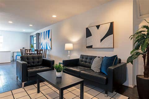 Multifamily For Rent - 3314 Greenbriar Drive<br/> Houston, TX 77098
