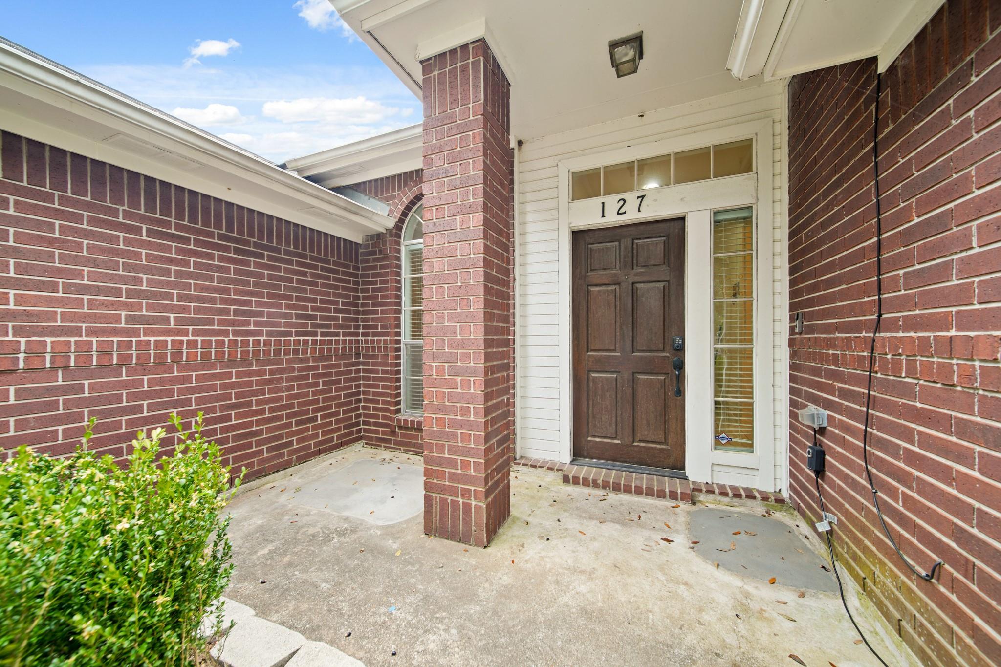 127 Selkirk Drive