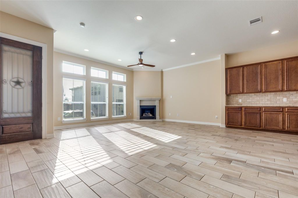 Photo of 14 W Oaks Drive, Pasadena, TX 77058 (MLS # 83145187)