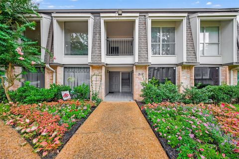 Photo of 12633 Memorial Drive #216, Houston, TX 77024 (MLS # 30784948)