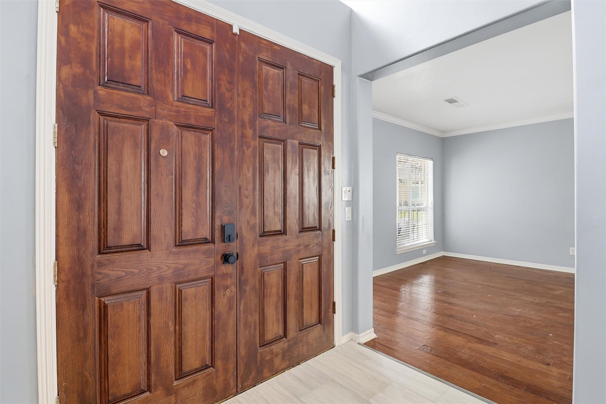 201 Las Brisas Street