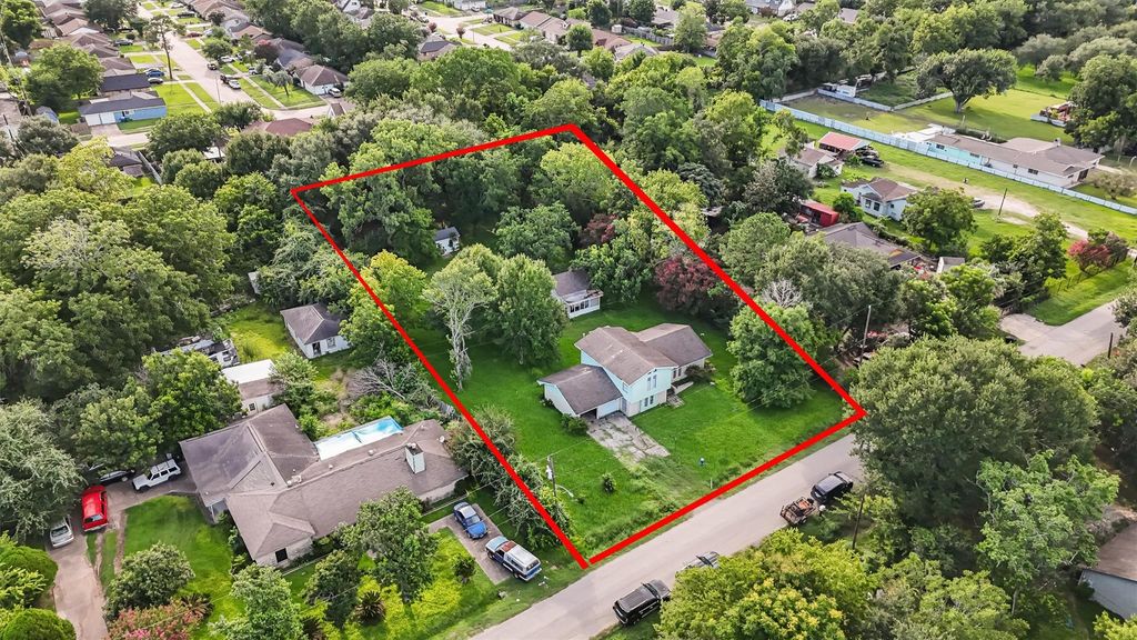 Photo of 13922 Ambrose Street, Houston, TX 77045 (MLS # 67779050)