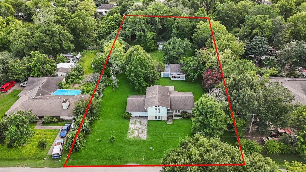 Photo of 13922 Ambrose Street, Houston, TX 77045 (MLS # 67779050)