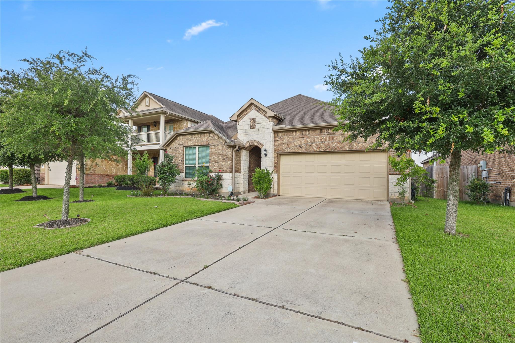 2346 Cherrington Woods Lane