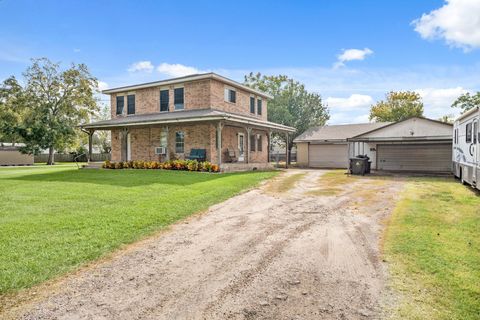 Photo of 4612 17th Street, Bacliff, TX 77518 (MLS # 57707179)