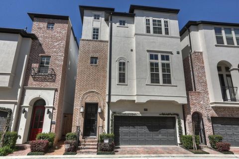 Photo of 2711 Arabelle Grove, Houston, TX 77007 (MLS # 38741368)