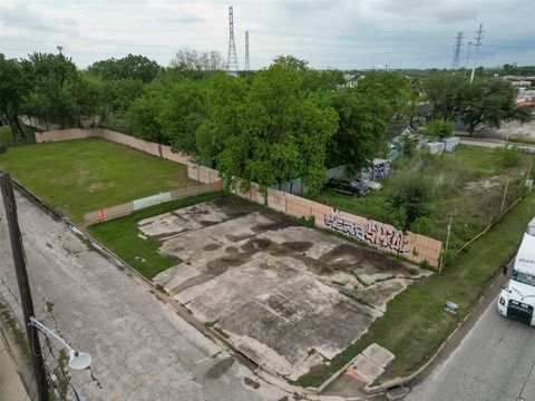 Photo of 0 Tremper, Houston, TX 77020 (MLS # 56694537)
