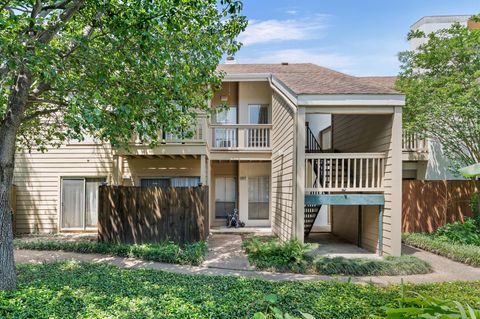 Photo of 2100 Tanglewilde Street #404, Houston, TX 77063 (MLS # 61150655)