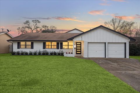 Photo of 2514 Haverhill Drive, Houston, TX 77008 (MLS # 97616713)