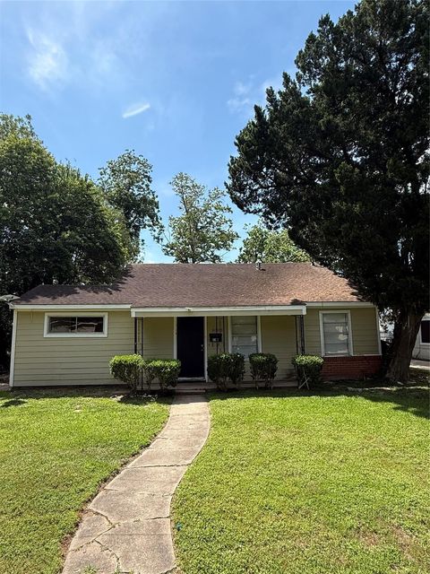 Photo of 8108 Wier Drive, Houston, TX 77017 (MLS # 7502421)