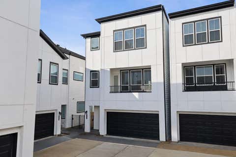Photo of 2706 Grand Fountains Drive #H, Houston, TX 77054 (MLS # 37078704)