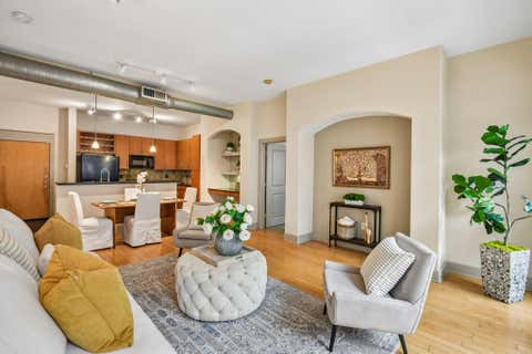 Photo of 1901 Post Oak Boulevard #2607, Houston, TX 77056 (MLS # 12205487)
