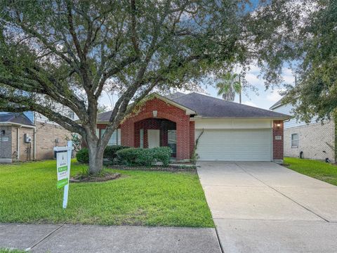 Photo of 3402 Pebble Beach Lane, Pearland, TX 77584 (MLS # 52233920)