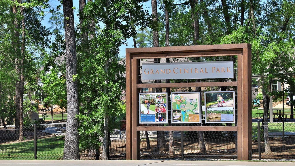 Photo of 414 Quinn River Drive, Conroe, TX 77304 (MLS # 88374376)