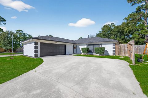 Photo of 8203 Huntermoor Circle, Humble, TX 77338 (MLS # 88174409)