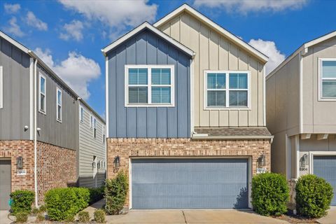 Photo of 9906 Brickhouse Drive, Houston, TX 77080 (MLS # 80548911)