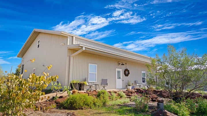 Photo 1 of 39 — 11258 Providence Road, Calvert, TX 77837