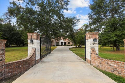 Photo of 1216 S Hill Street, Alvin, TX 77511 (MLS # 65063349) Photo of 1216 S Hill Street, Alvin, TX 77511 (MLS # 65063349)