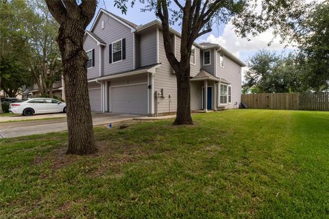 Photo of 285 Brandy Ridge Lane, Dickinson, TX 77539 (MLS # 74244232)