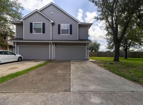 Photo of 285 Brandy Ridge Lane, Dickinson, TX 77539 (MLS # 74244232)