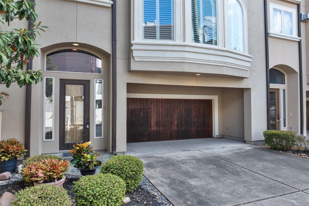 Photo of 2105 Crocker Street, Houston, TX 77006 (MLS # 94409386)