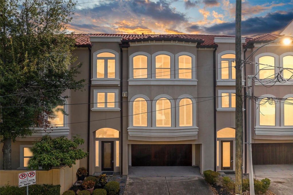 Photo of 2105 Crocker Street, Houston, TX 77006 (MLS # 94409386)