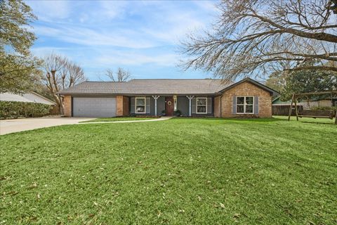 403 Colonial Drive Friendswood TX 77546