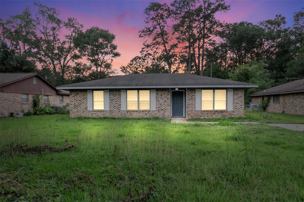 Photo of 1204 Crescent Boulevard, Cleveland, TX 77327 (MLS # 5187885)