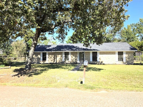 Photo of 602 Airline Drive, Conroe, TX 77301 (MLS # 67049048)