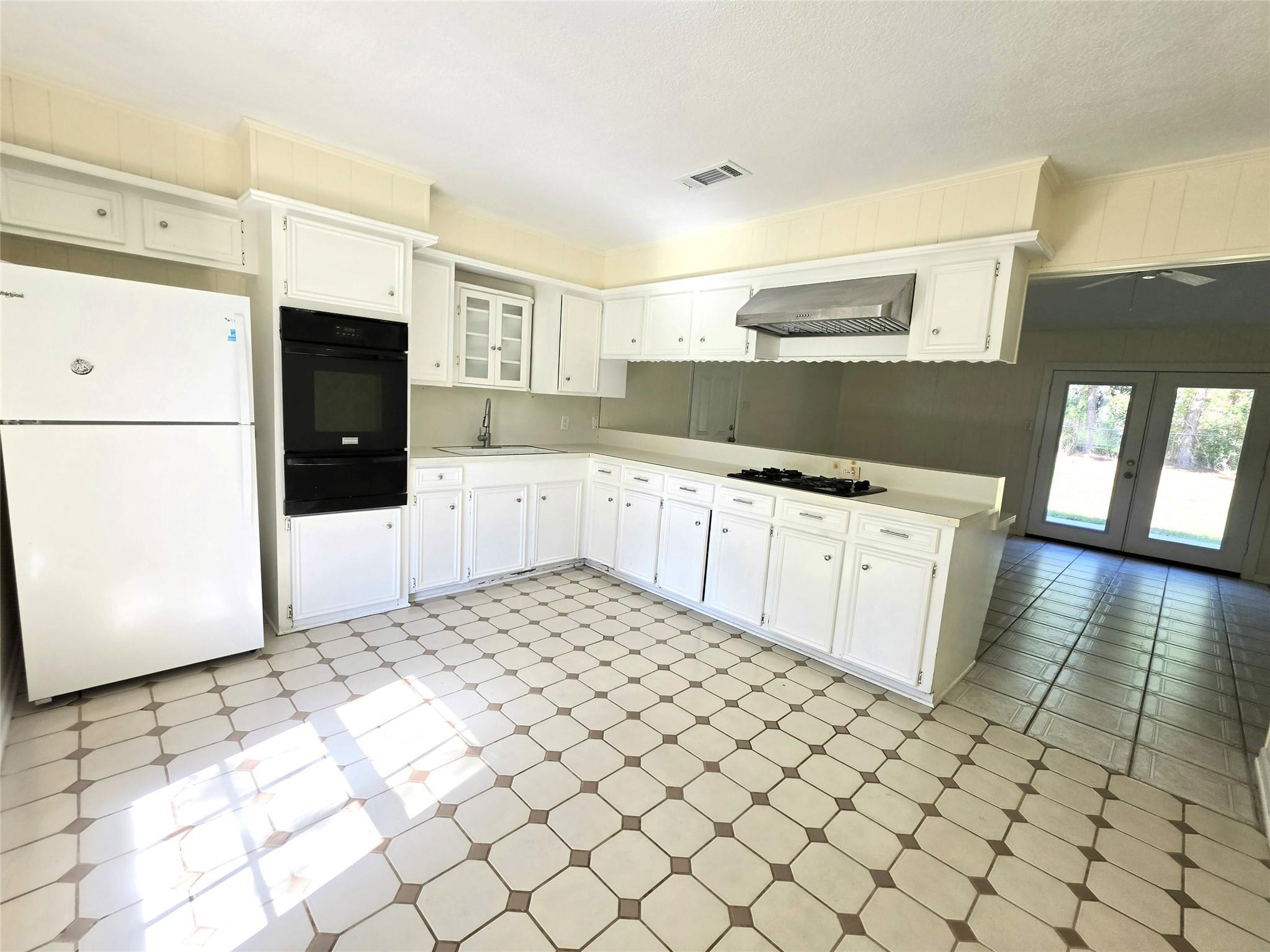 602 Airline Drive