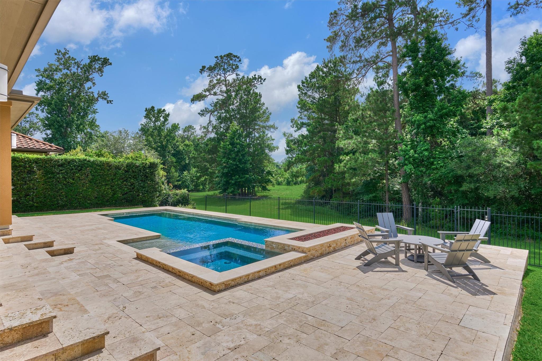 35 Pondera Point Drive