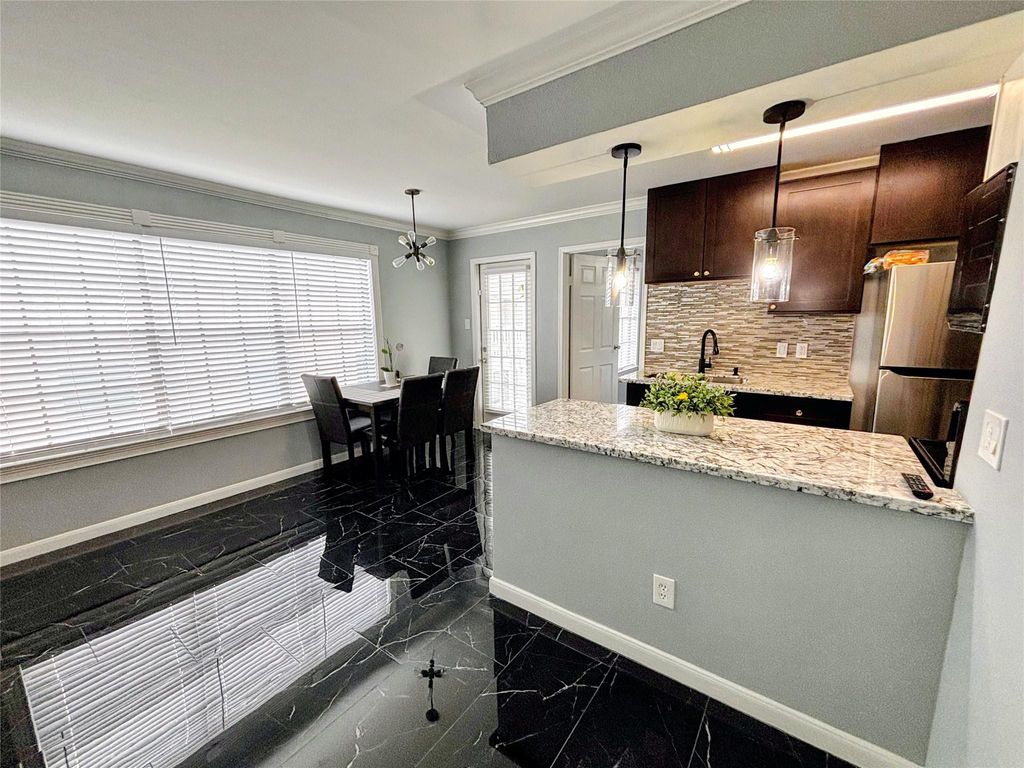 Photo of 12660 Ashford Point Drive #606, Houston, TX 77082 (MLS # 67731110)