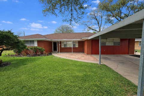 Homes For Sale - 316 Angle Street<br/> Angleton, TX 77515