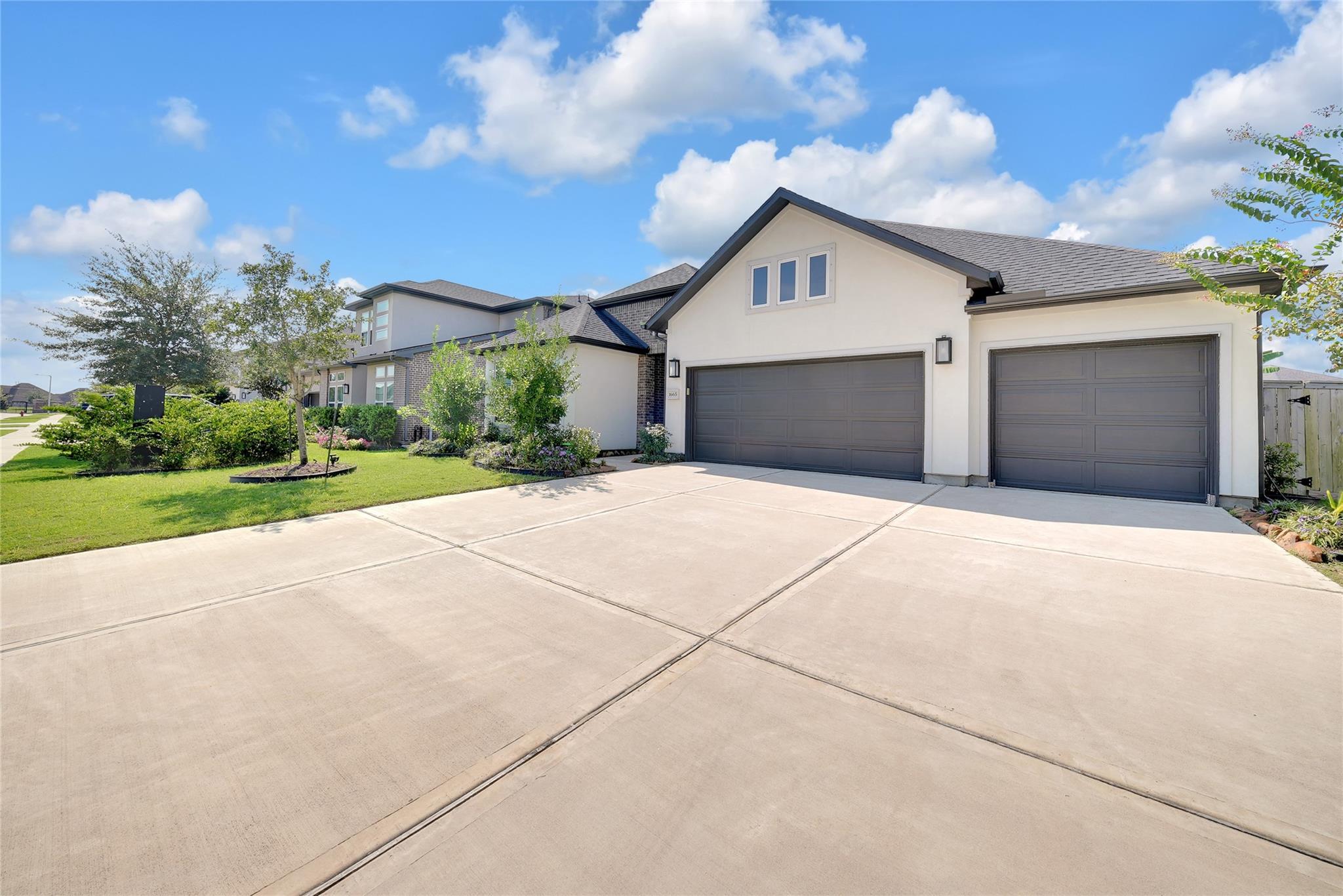 1665 Sherwood Glen Drive