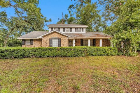 Photo of 29526 W Hawthorne Drive, Spring, TX 77386 (MLS # 34136188)