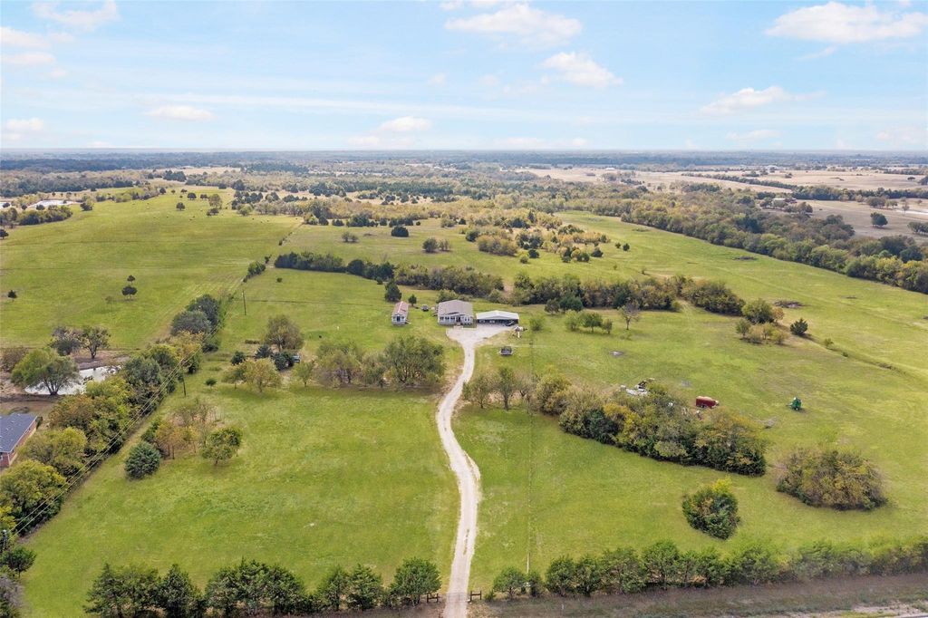 Photo of 4081 Fm 2736, Campbell, TX 75422 (MLS # 10803639)