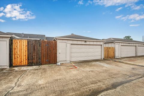 Tiny photo for 11433 Sabo Road, Houston, TX 77089 (MLS # 66219197)