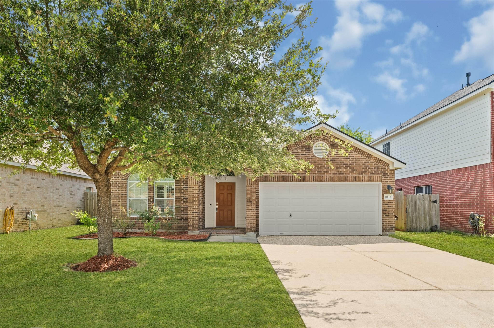 8618 E Highlands Crossing